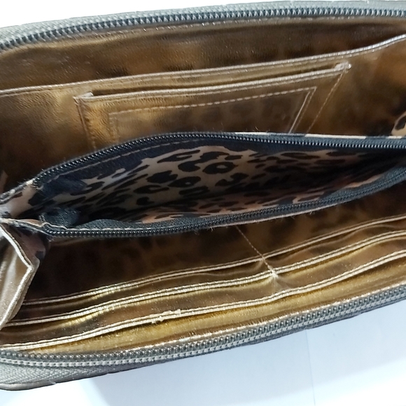 Steve Madden Saddle Quilted Wallet - Picture 14 of 16